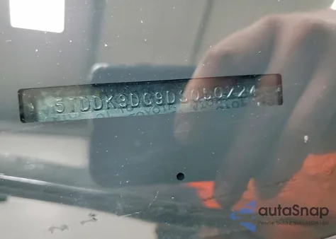 2013 Toyota Sienna Xle z USA, uszkodzony, nr VIN 5TDDK3DC9DS050724